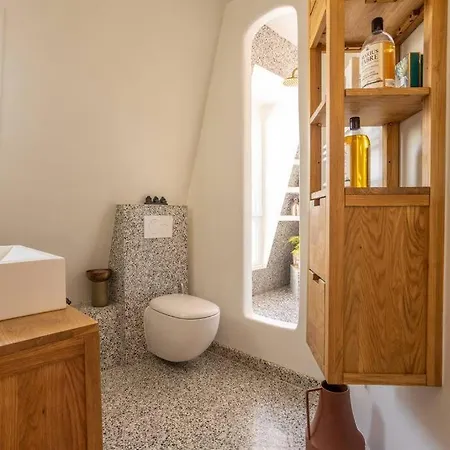 Apartment Dernier Etage A Montmartre Paris