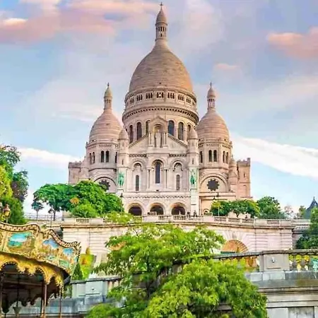 Dernier Etage A Montmartre Париж