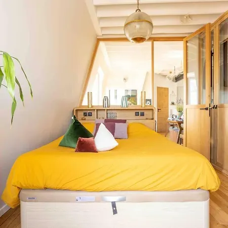 Dernier Etage A Montmartre Paris
