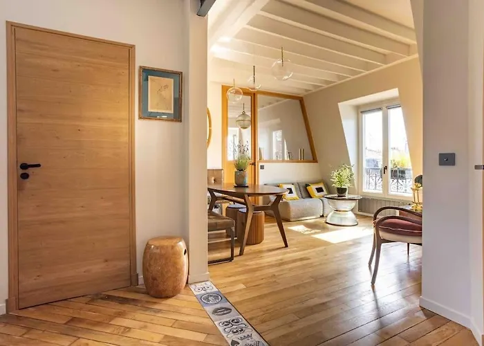 Dernier Etage A Montmartre *
